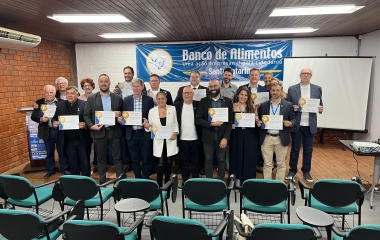 Banco de Alimentos entrega selo 'empresa solidária' a apoiadores