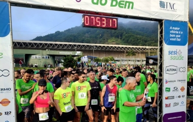 Mais de mil pessoas participam do Corridas do Bem em Blumenau