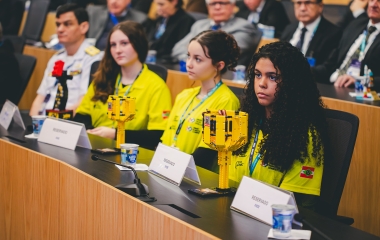 Equipe de robótica é recebida pela diretoria da FIESC após destaque em mundial