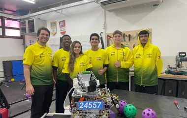 Equipes da Escola SESI/SC embarcam para torneio de robótica na Holanda