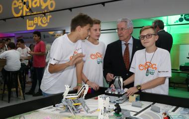 Presidente da FIESC, Glauco José Côrte, visita Espaço de Educação Maker, em Blumenau (Foto: Pedro Waldrich)