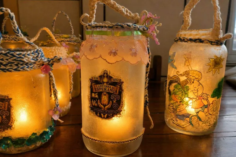 Estudantes da EJA do SESI/SC produzem “lanternas da esperança” para crianças com câncer
