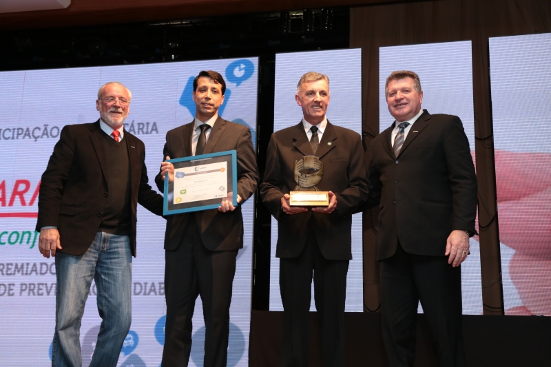 Equipe do SESI/SC recebe premiação em Lages (Foto: ADVB/SC)